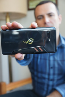 Randall Grilli of ASUS with upcoming ROG Phone (Techstination photo by L. Fishkin)