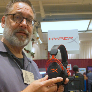 Mark Tekunoff with HyperX Cloud Gaming Headset (Techstination photo by L. Fishkin)