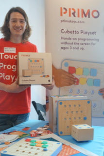 Primo Toys Marketing Head Rob Simpson with Cubetto (BootCamp photo by L. Fishkin)