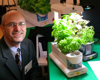 AeroGrow Exec. VP John Thompson (BootCamp photo by L. Fishkin)