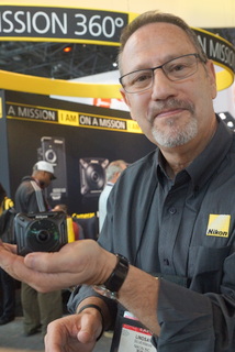 Nikon's Lindsay Silverman with KeyMission 360 (BootCamp photo by L. Fishkin)