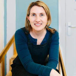 Simone Davies author of The Montessori Toddler