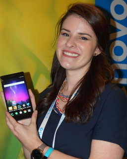 Lenovo's Kelly Corrigan with Phab 2 Pro (BootCamp photo by L. Fishkin)