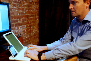 Logitech Keyboard Project Director Art O Gnimh with K480 (BootCamp photo by L. Fishkin)