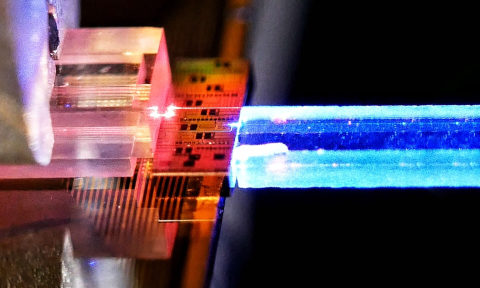 https://www.rochester.edu/newscenter/experimental-communications-rochester-quantum-network-roqnet-651182/