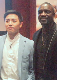 Royole CEO Dr. Bill Liu and Akon (BootCamp photo by L. Fishkin)