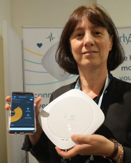 Early Sense Live device with VP & GM Liat Tsoref (Techstination photo by L. Fishkin)