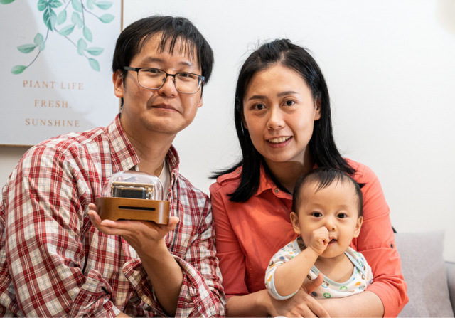 Muro Box co-founders Shiao-Chen Tsai and Chen-Hsiang Feng (and their babies!)