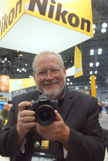 Nikon's Steve Heiner with D850 (Techstination photo by L. Fishkin)