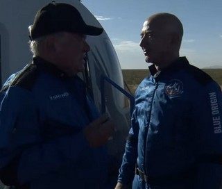 Actor William Shatner and Blue Origin founder Jeff Bezos